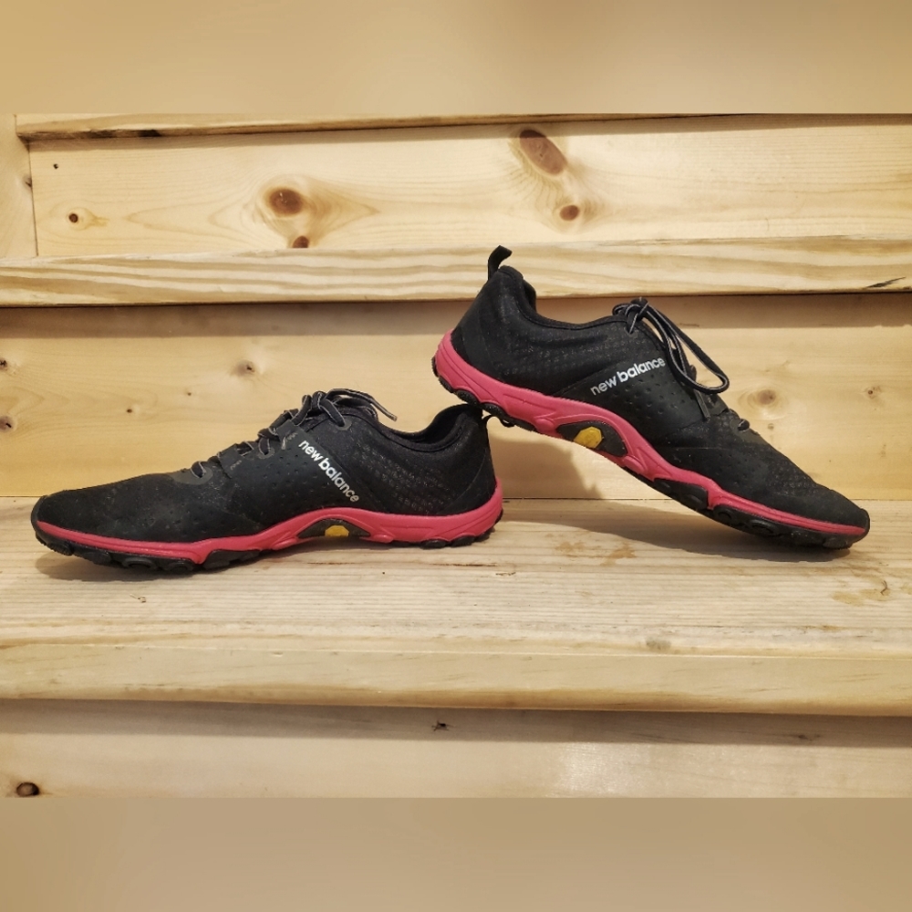 Women's New Balance Vibram Minimus Beta Support Size 9 Black & Hot Pink